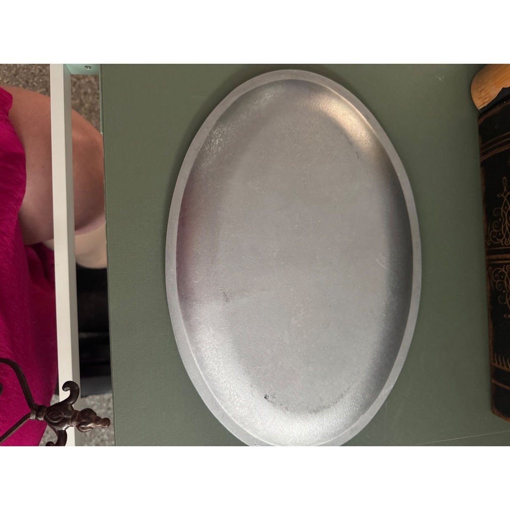 Vintage Pewter Oval Serving Platter Tray 14x10 Farmhouse Decorative Metalware - Picture 3 of 3